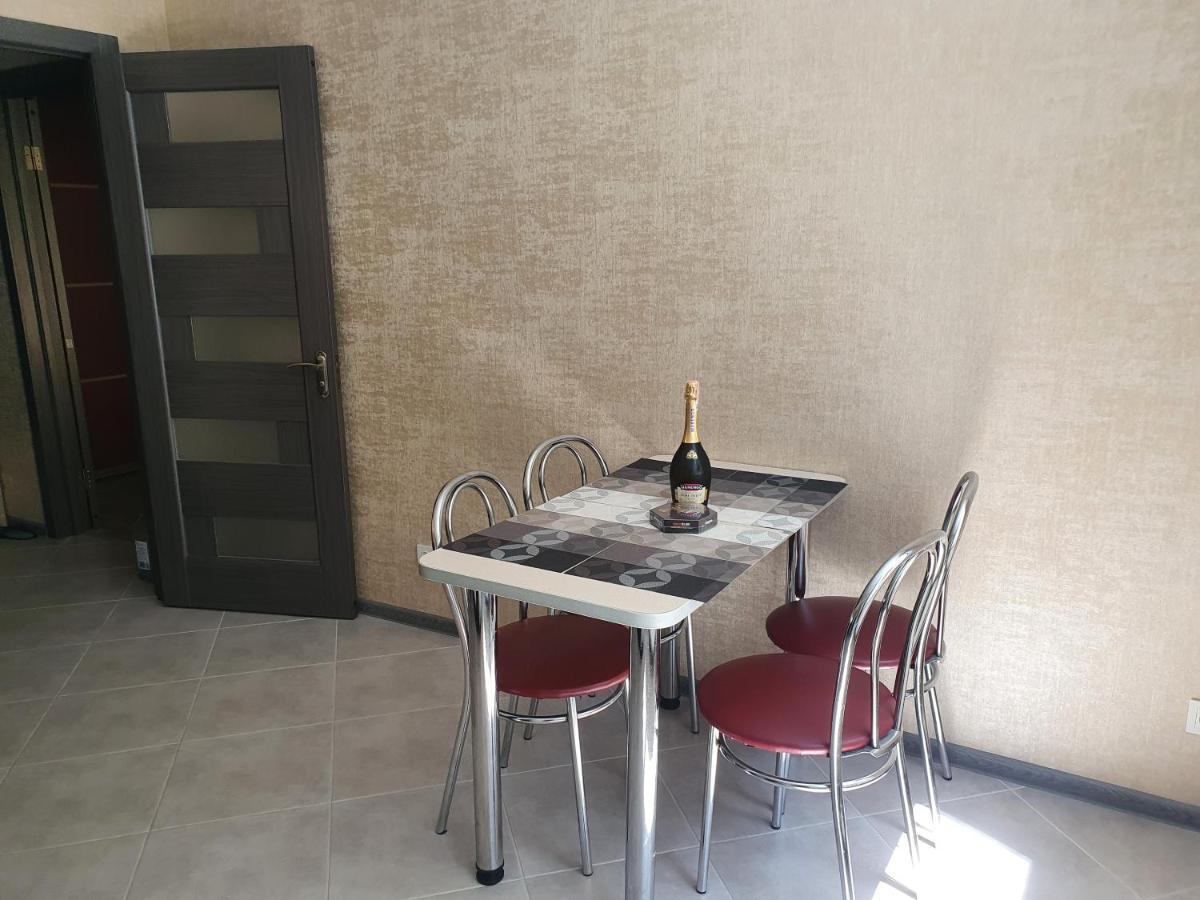 Квартира " A Quiet Place" Apartman Kamjanyi Potoki Kültér fotó