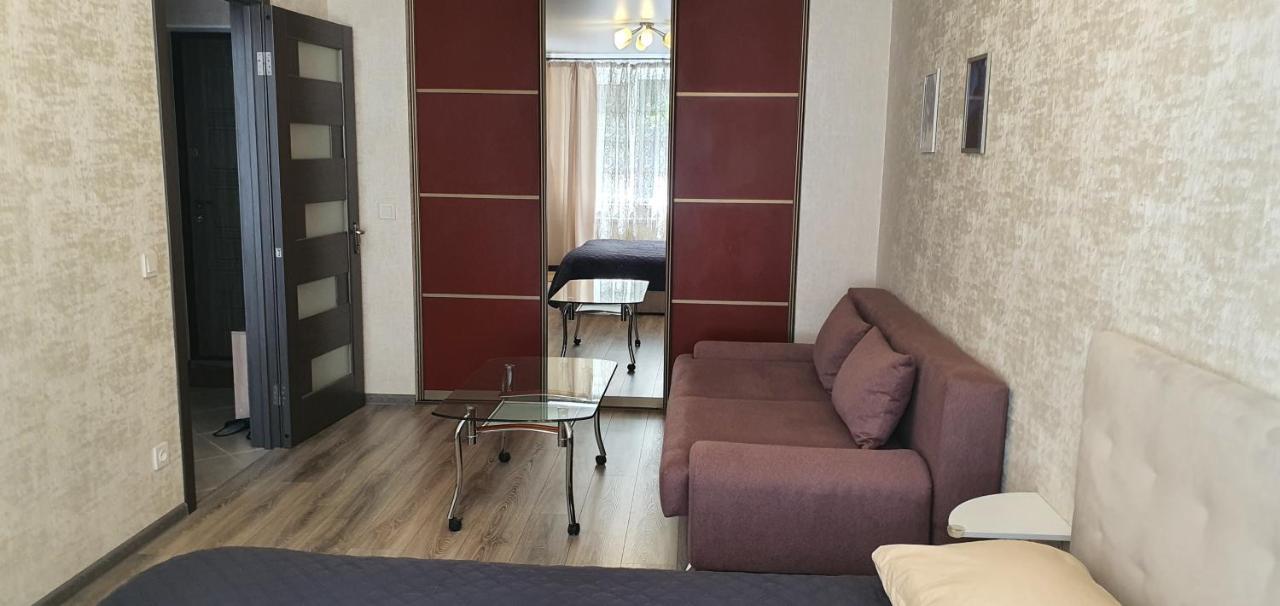 Квартира " A Quiet Place" Apartman Kamjanyi Potoki Kültér fotó